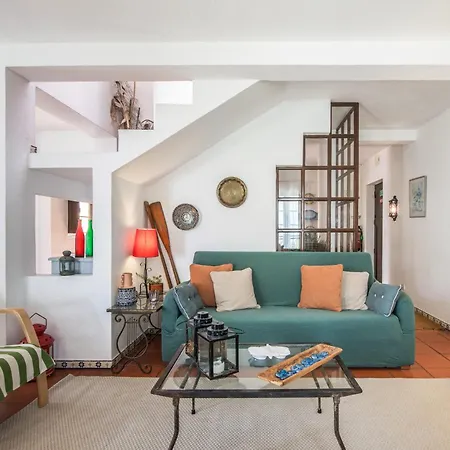 Vivenda Com Jardim E Piscina Villa