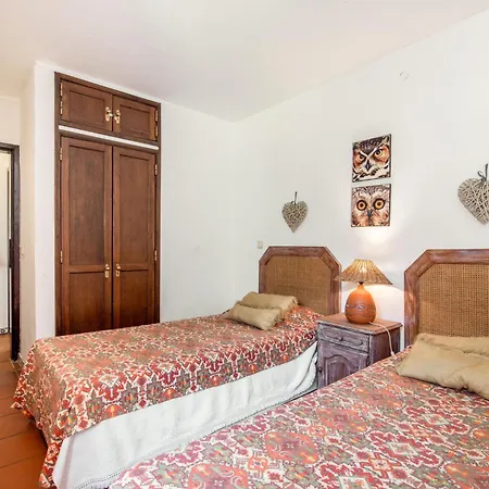 Vivenda Com Jardim E Piscina Tavira